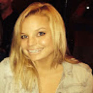 Meet your Posher, Casandra